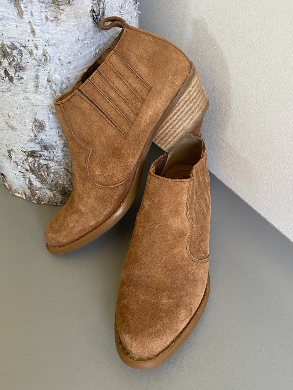 Born Wasatch Suede Western Pull On Chelsea Boots Cognac Brown SZ 9.5 Med ECU